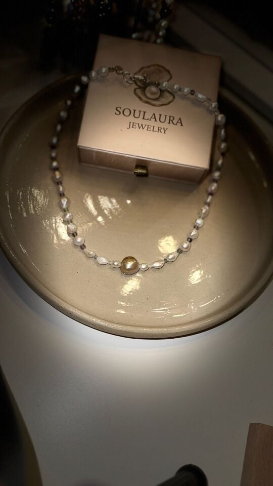 Elara – Saf İnci & Florit Kolye